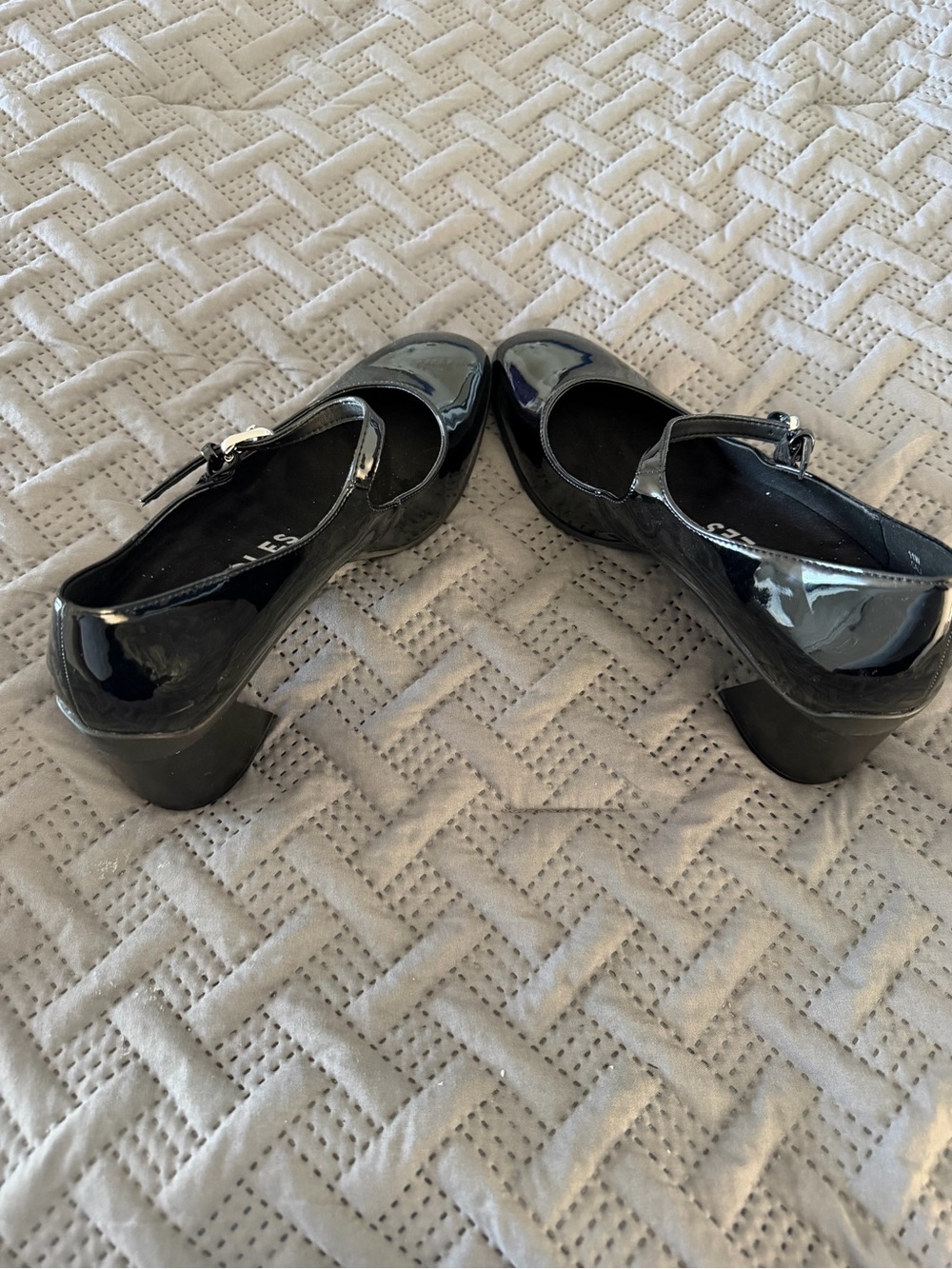 AEROSOLES Black Patent Mary Jane Block Heels with Strap